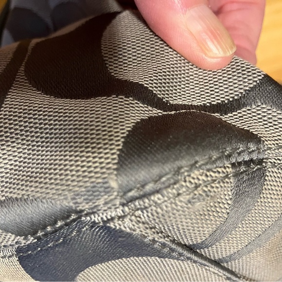 Coach SoHo Signature canvas shoulder bag with two tags. - Picture 10 of 11